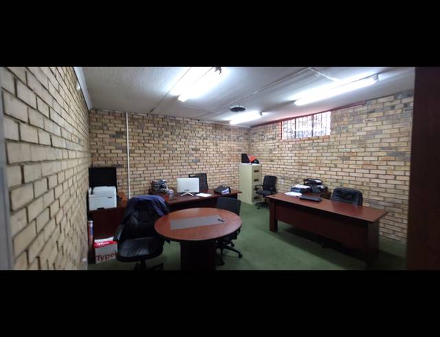 360M² WORKSHOP TO LET IN DIE HEUWEL